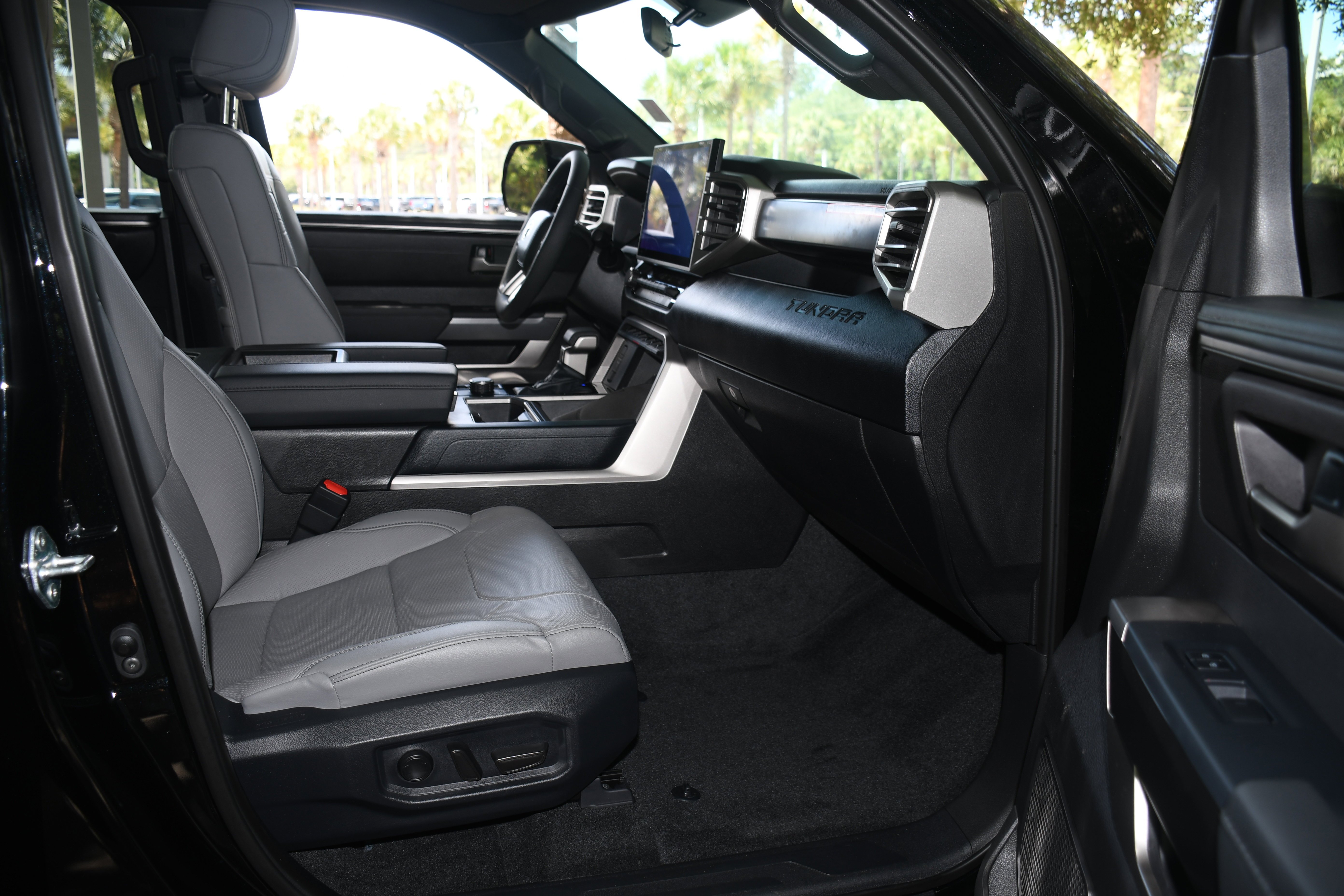 2026 Toyota Tundra SR5 - Photo 20