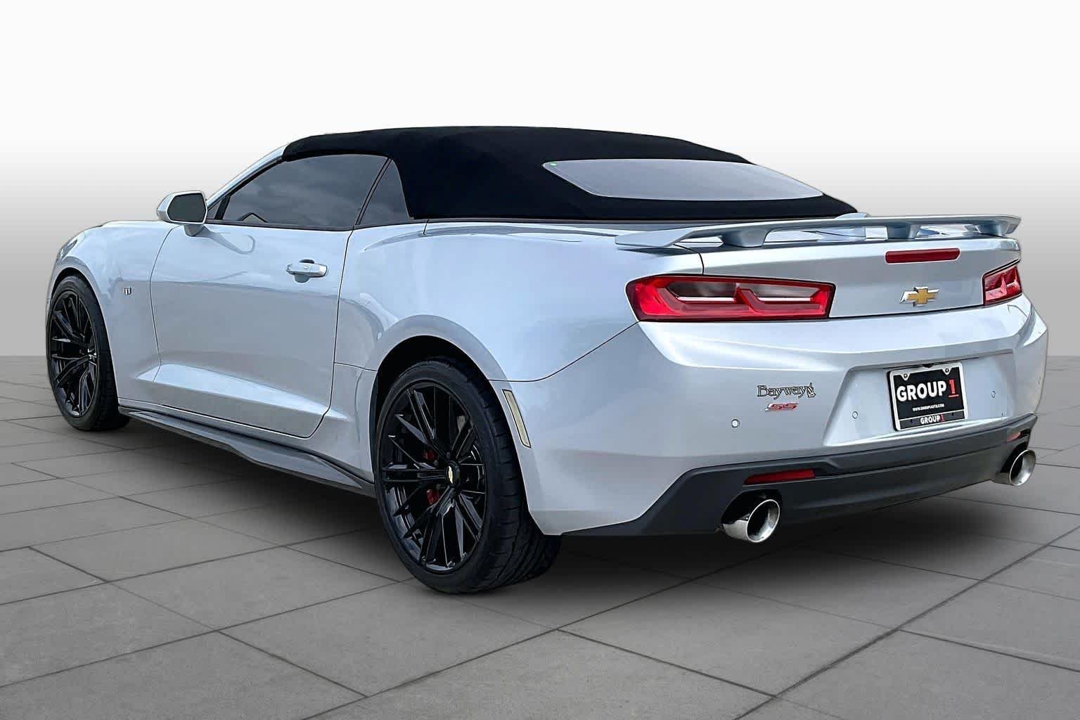 Used 2018 Arctic Blue Metallic Chevrolet 2SS image 10