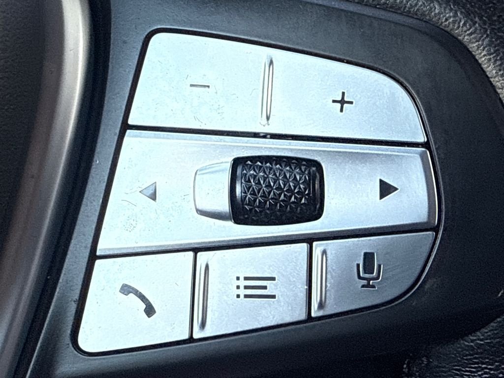 Used 2023 Black Sapphire Metallic BMW sDrive30i image 29