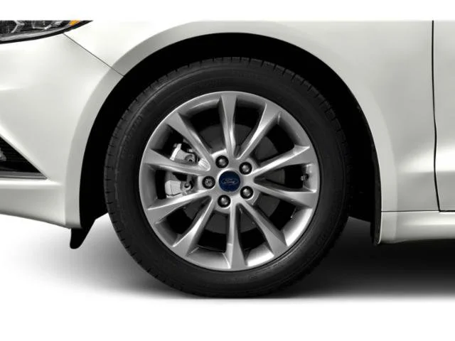 Used 2018  Ford SE image 11