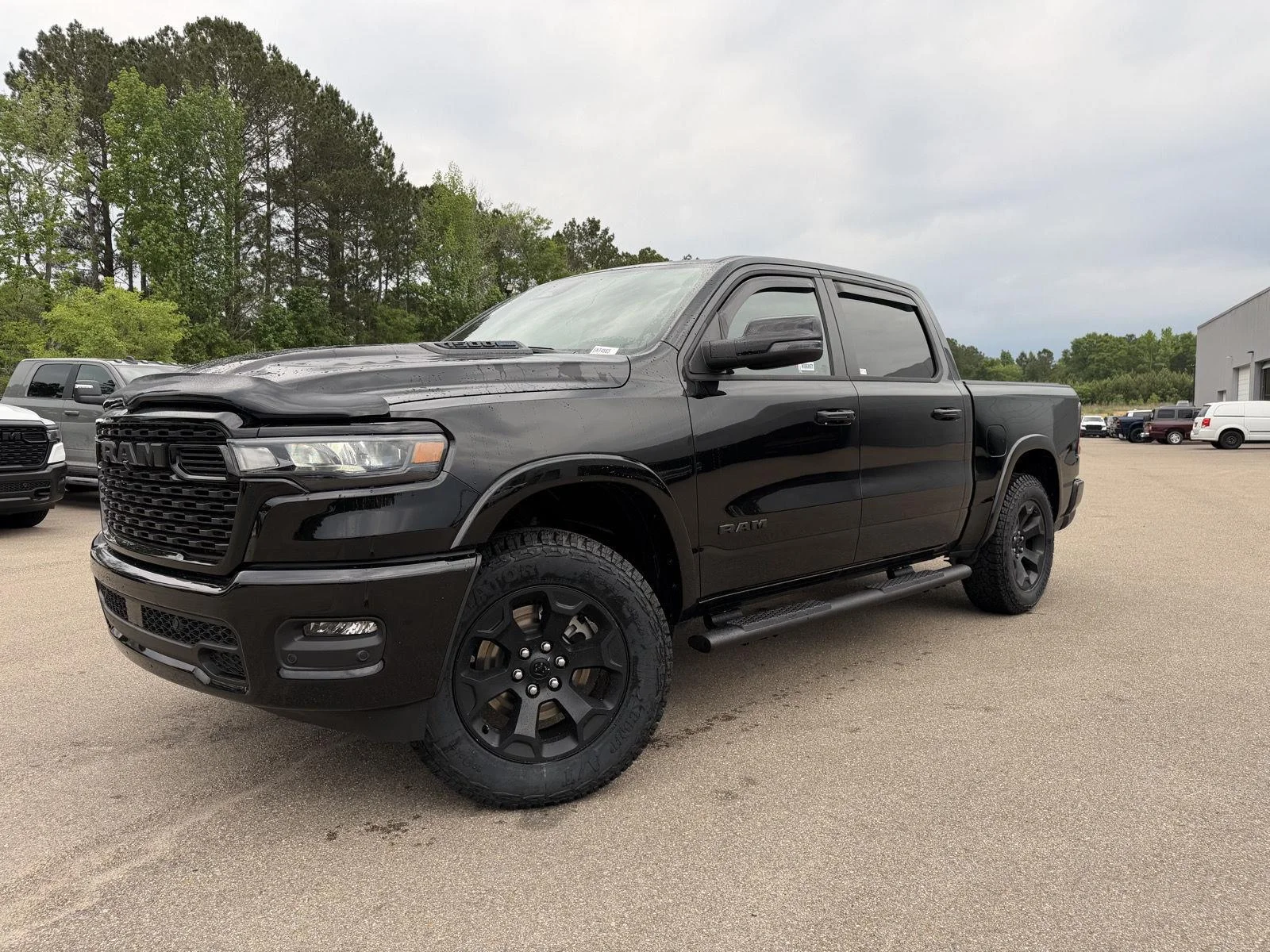New 2026 Diamond Black Crystal Pearl-Coat Exterior Paint RAM Big Horn image 1