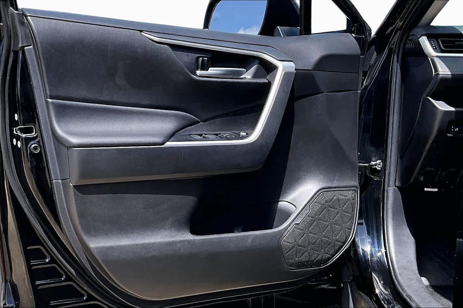 Used 2025 Midnight Black Metallic Toyota XLE image 22