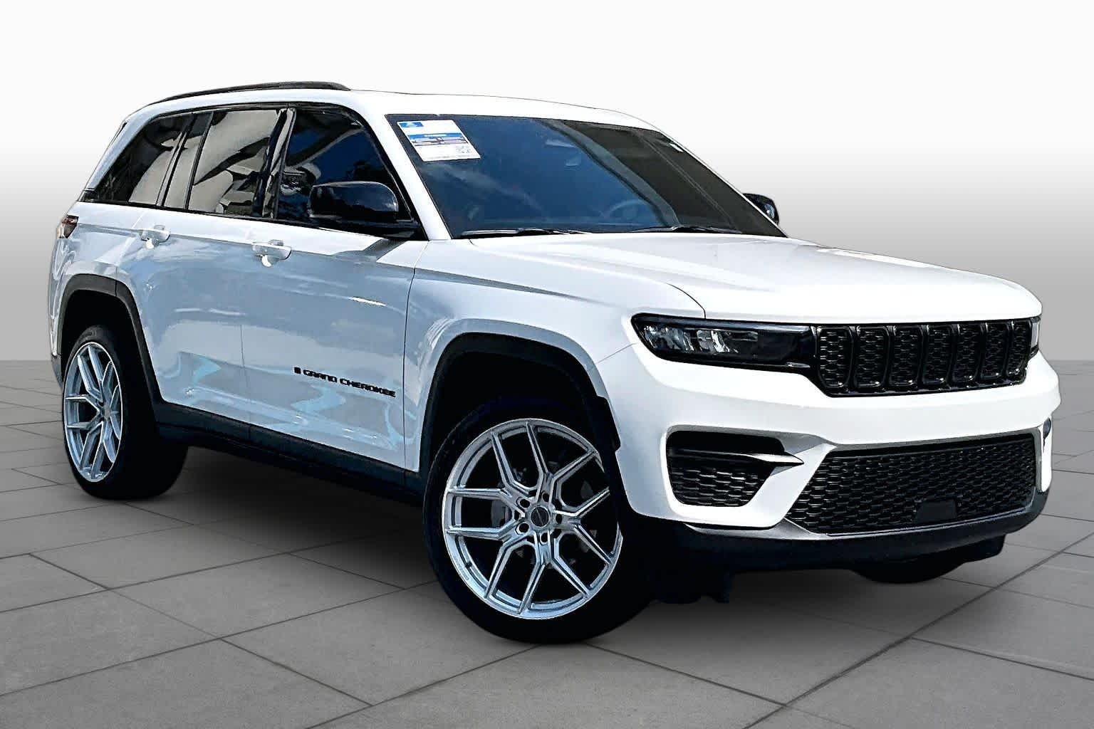 Used 2025 Bright White Clearcoat Jeep Altitude X image 3