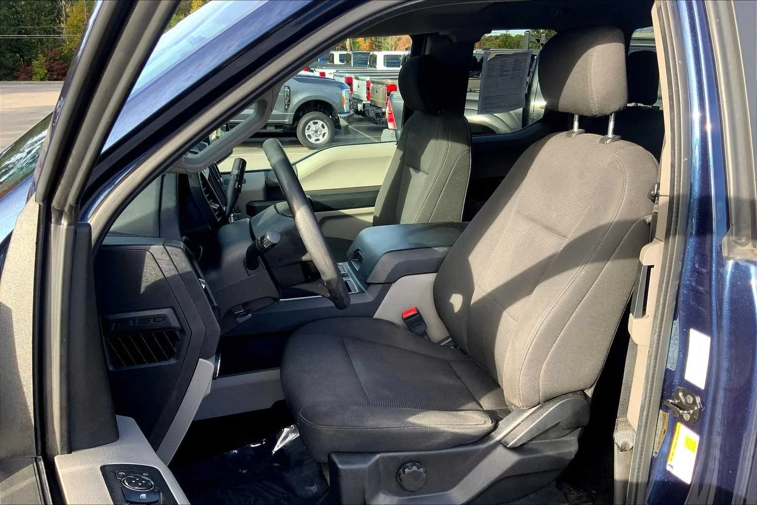 Used 2018 Blue Jeans Metallic Ford XL image 9