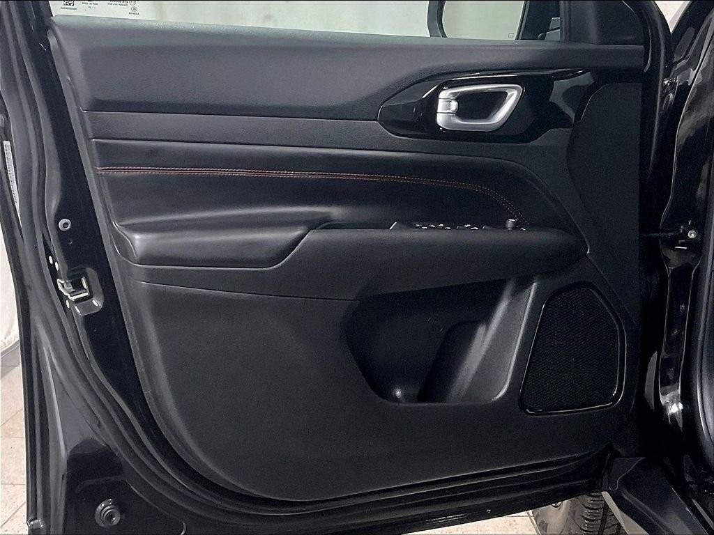 Used 2022 Black Jeep Trailhawk image 9