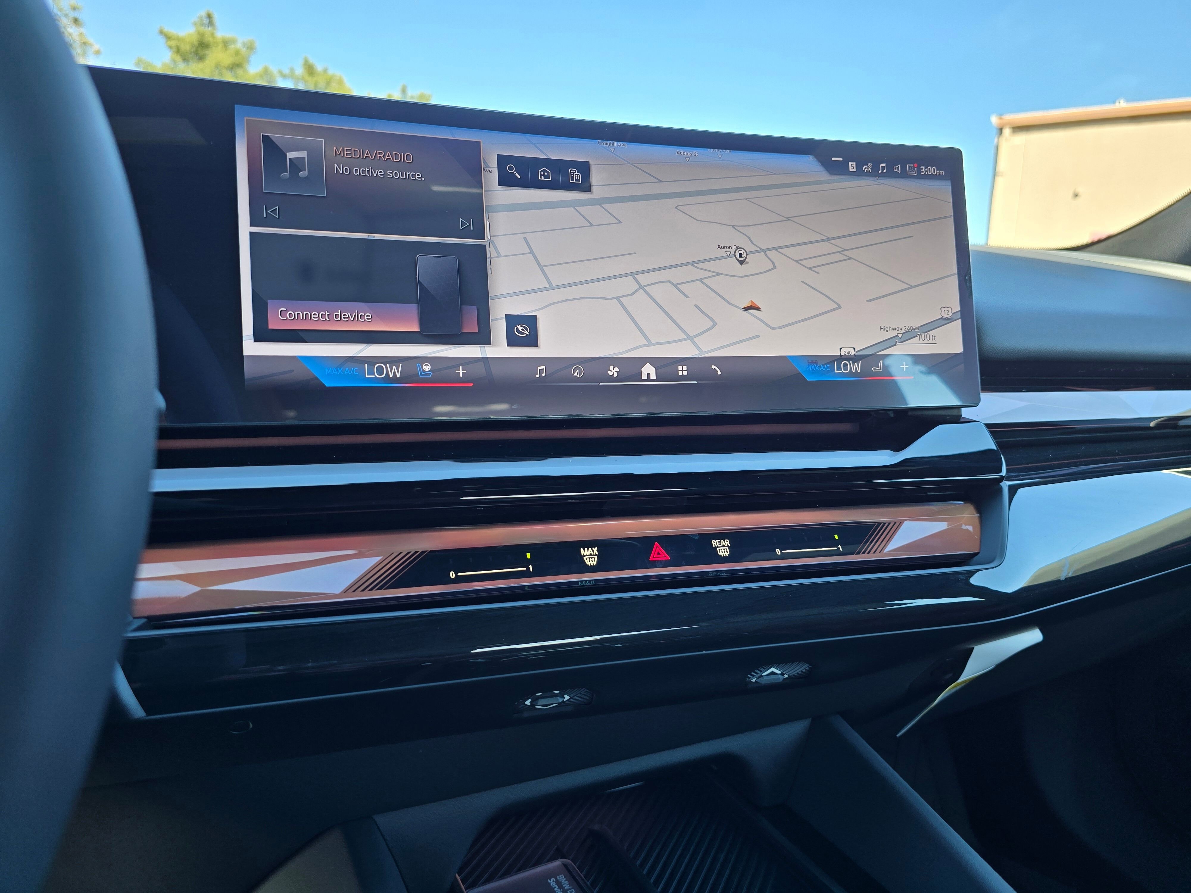 2026 BMW 5 Series 550e - Photo 49