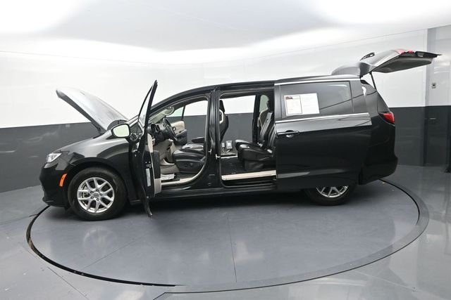 Used 2023 Black Chrysler Touring L image 31