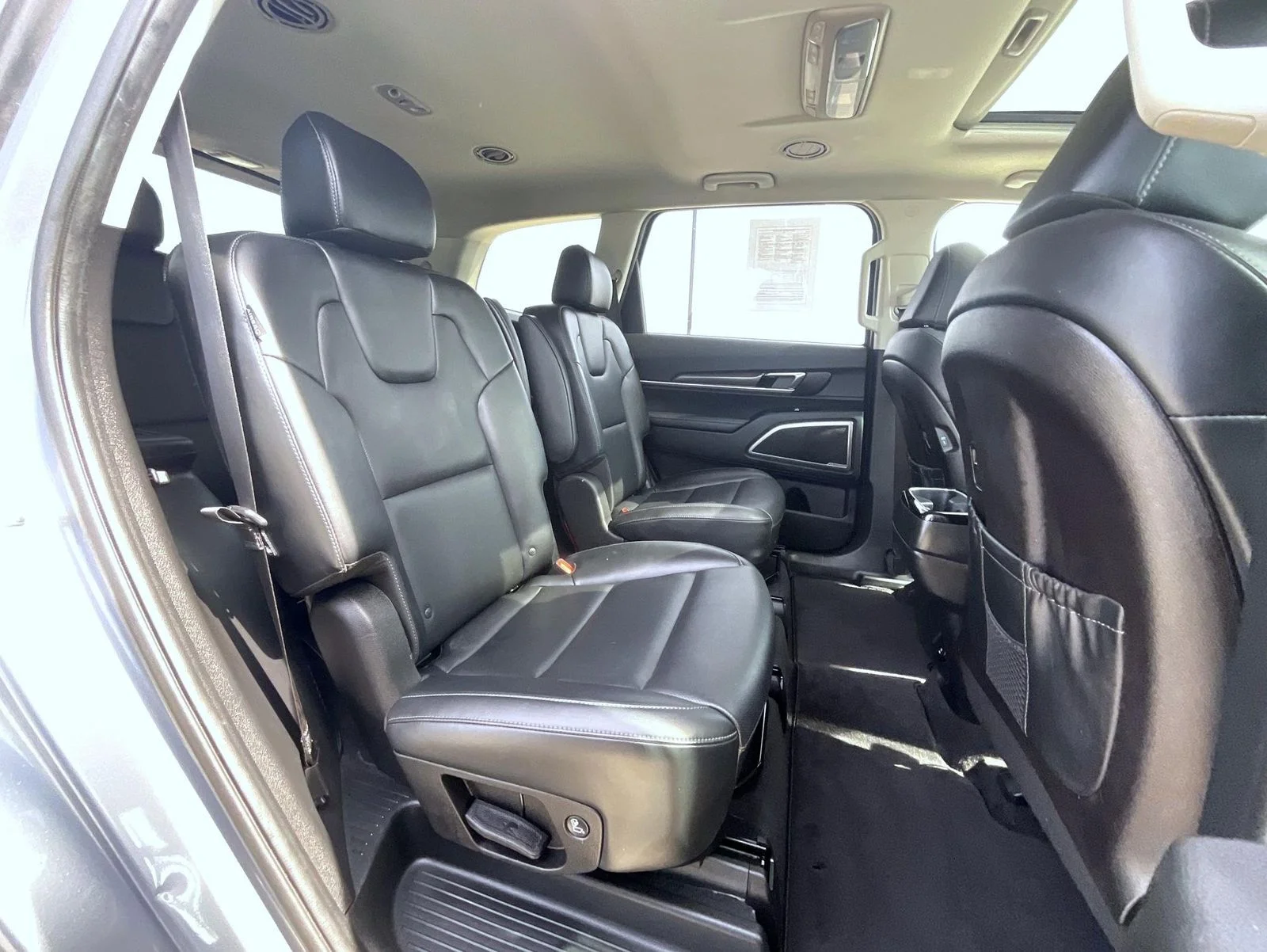 Used 2025 Silver Kia S image 22