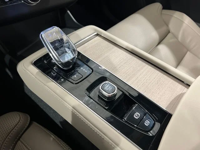 2026 Volvo XC90 Ultra - Photo 19