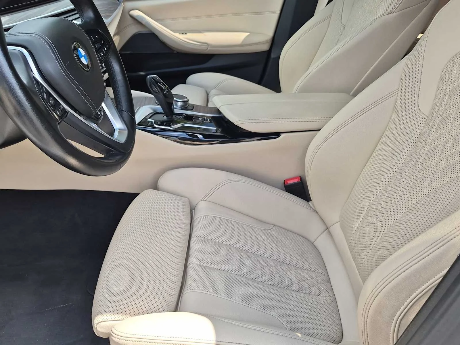 Certified Used 2023 Mineral White Metallic BMW 540i xDrive image 16