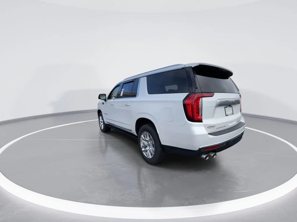 Used 2022 White GMC Denali image 6