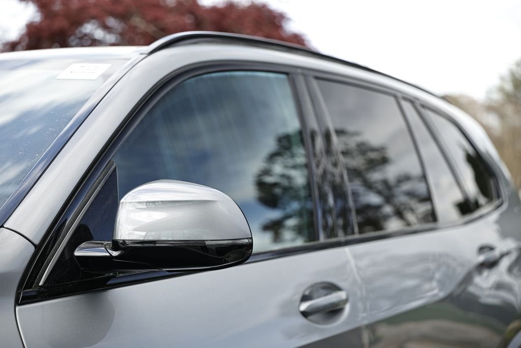 New 2026 Skyscraper Grey Metallic BMW xDrive40i image 11