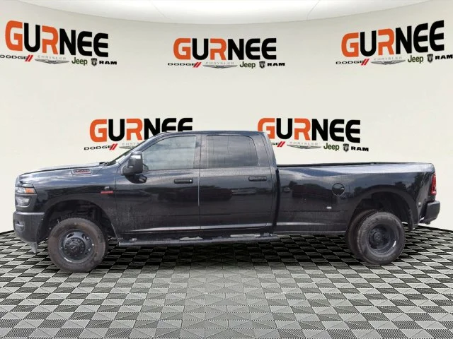 New 2026 Diamond Black Crystal Pearl-Coat Exterior Paint RAM Tradesman image 6