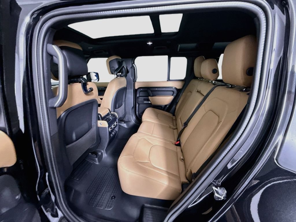 New 2026 Santorini Black Land Rover S image 22
