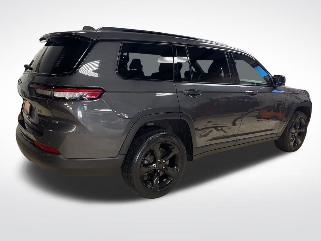 Certified Used 2025 Gray Jeep Altitude image 21