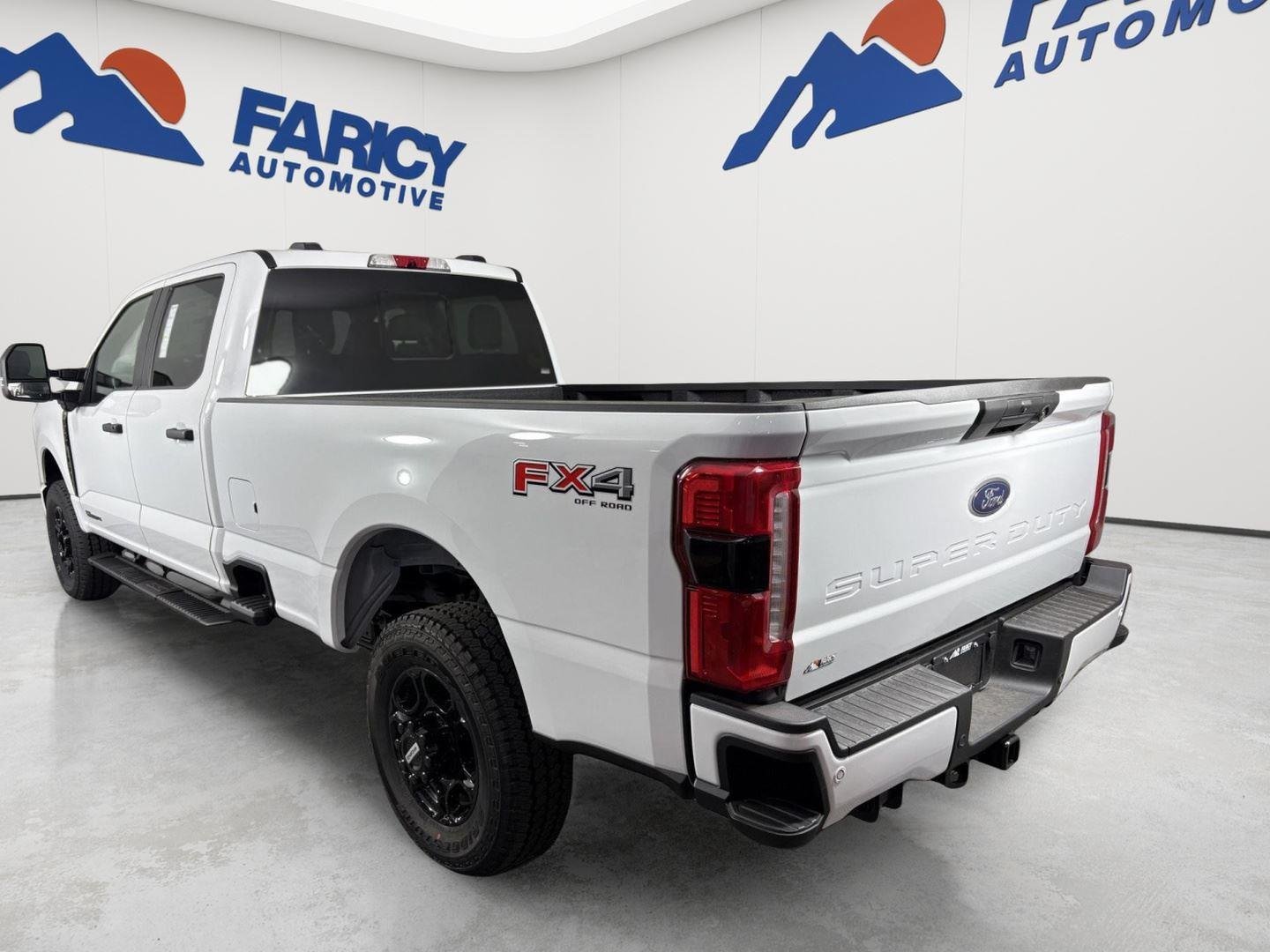 New 2026 Oxford White Ford XL image 3