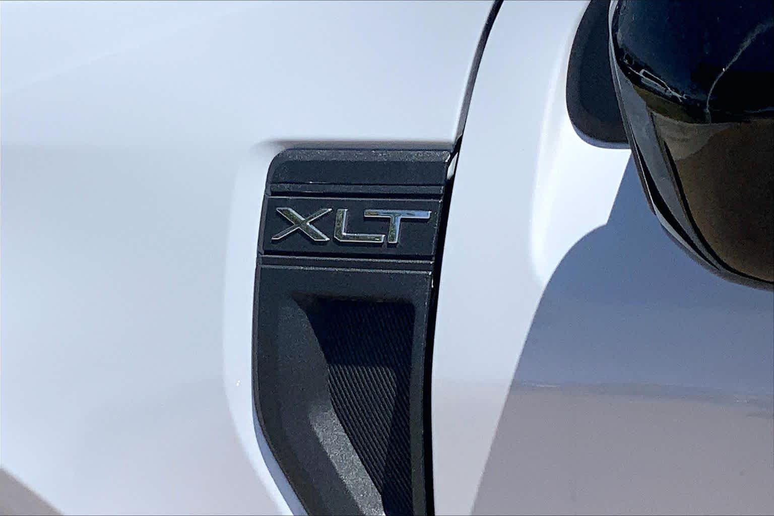 New 2026 Space White Metallic Ford XLT image 15