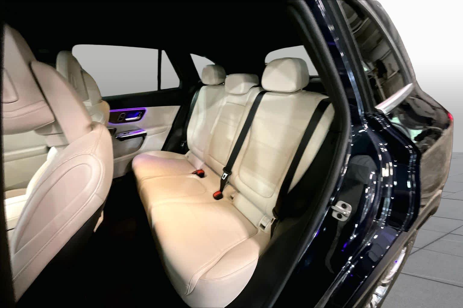 Used 2024 Nautical Blue Metallic Mercedes-Benz GLC 300 image 21