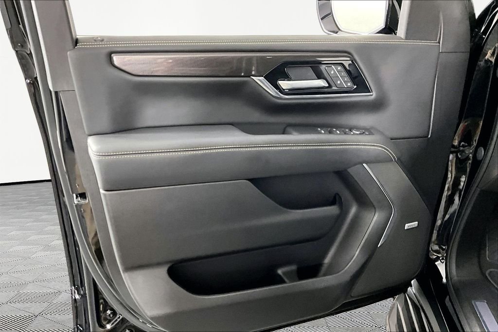 Used 2025 Black GMC Elevation image 19