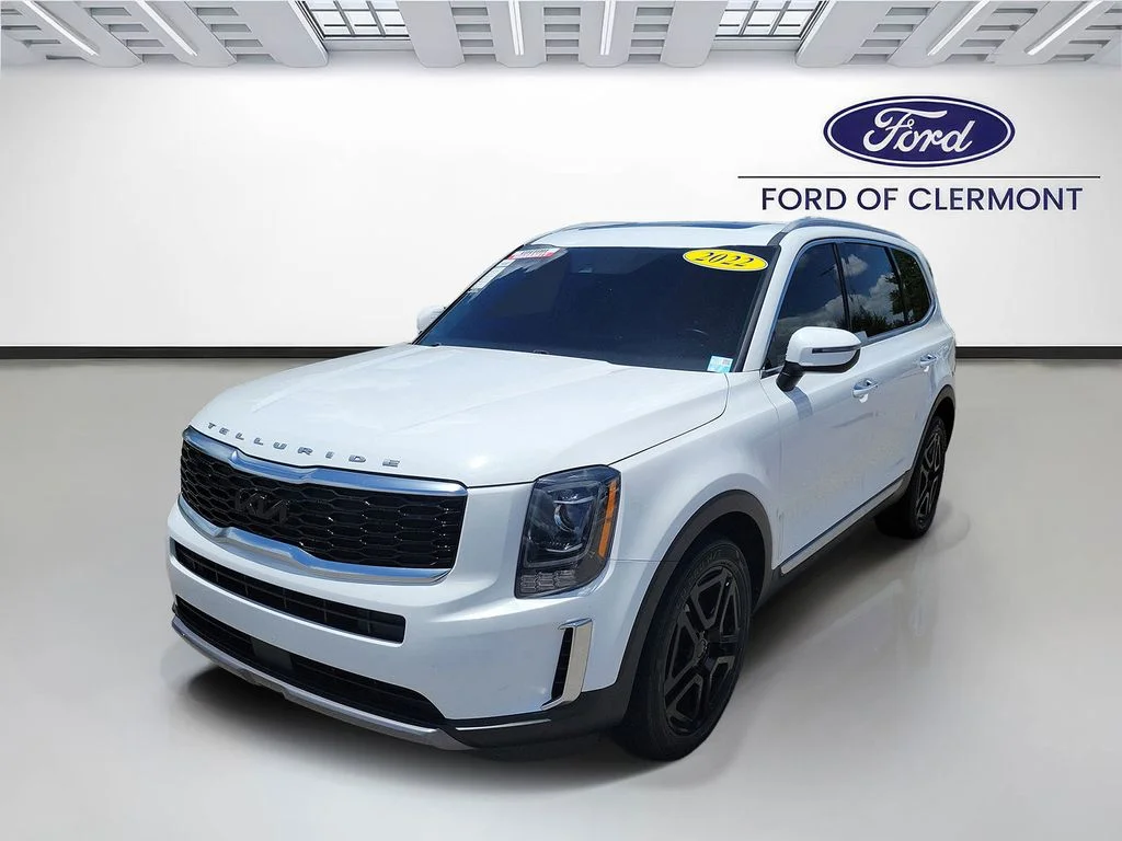 Used 2022 Glacial White Pearl Kia S image 2