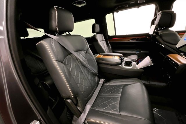 Used 2025 Baltic Gray Metallic Clearcoat Jeep Series III image 26