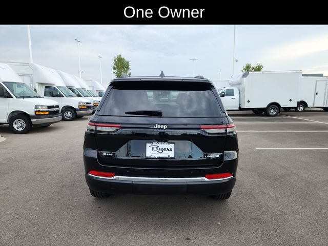 Used 2025  Jeep Laredo image 9
