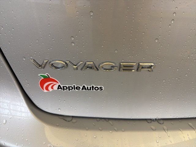 2026 Chrysler Voyager LX - Photo 8