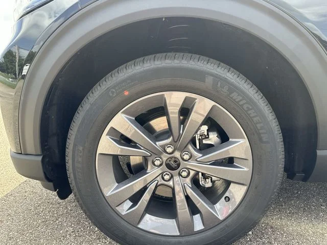 New 2026 Agate Black Metallic Ford Active image 21