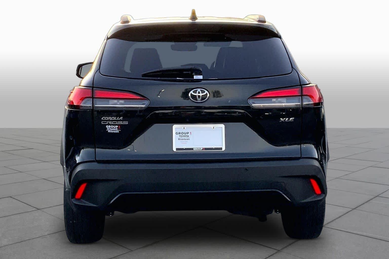 Used 2023 Jet Black Toyota XLE image 5