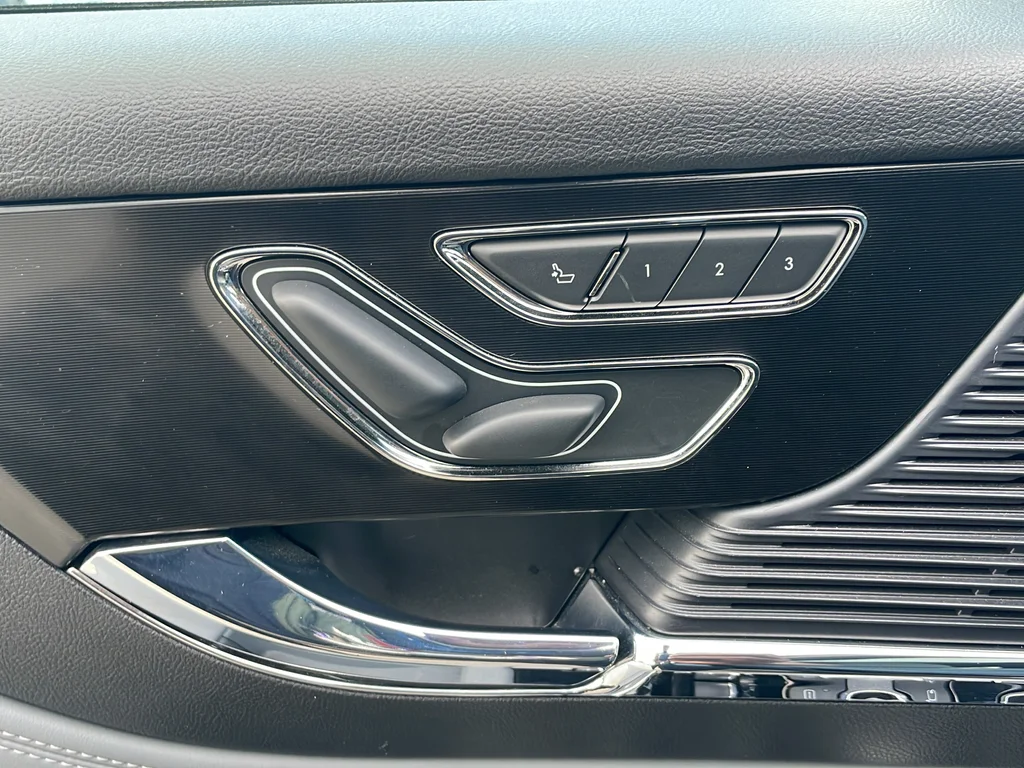 Used 2022 Black Lincoln Standard image 17