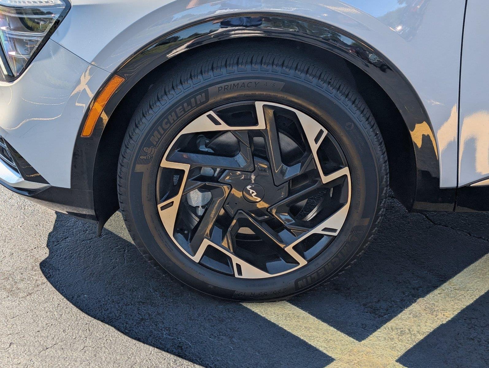 Used 2025 Wolf Gray Kia SX-Prestige image 10