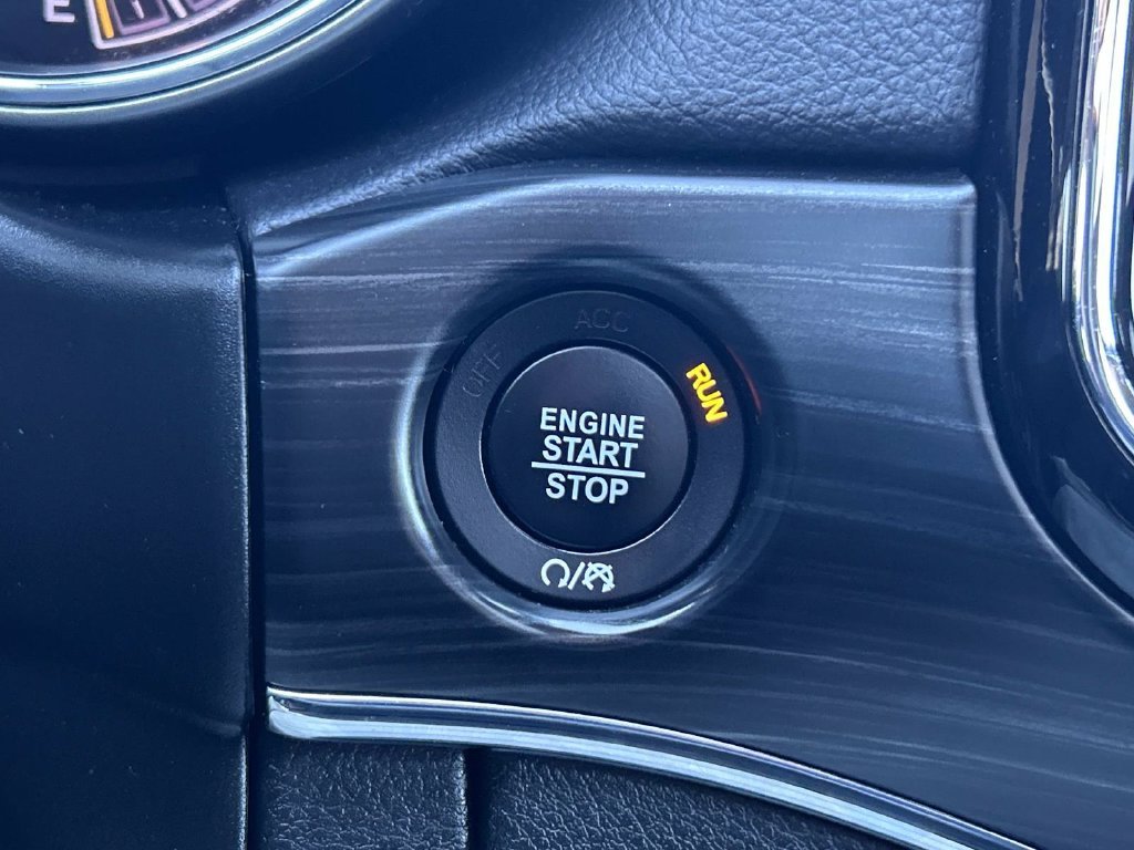 Used 2019 White Jeep Limited image 24