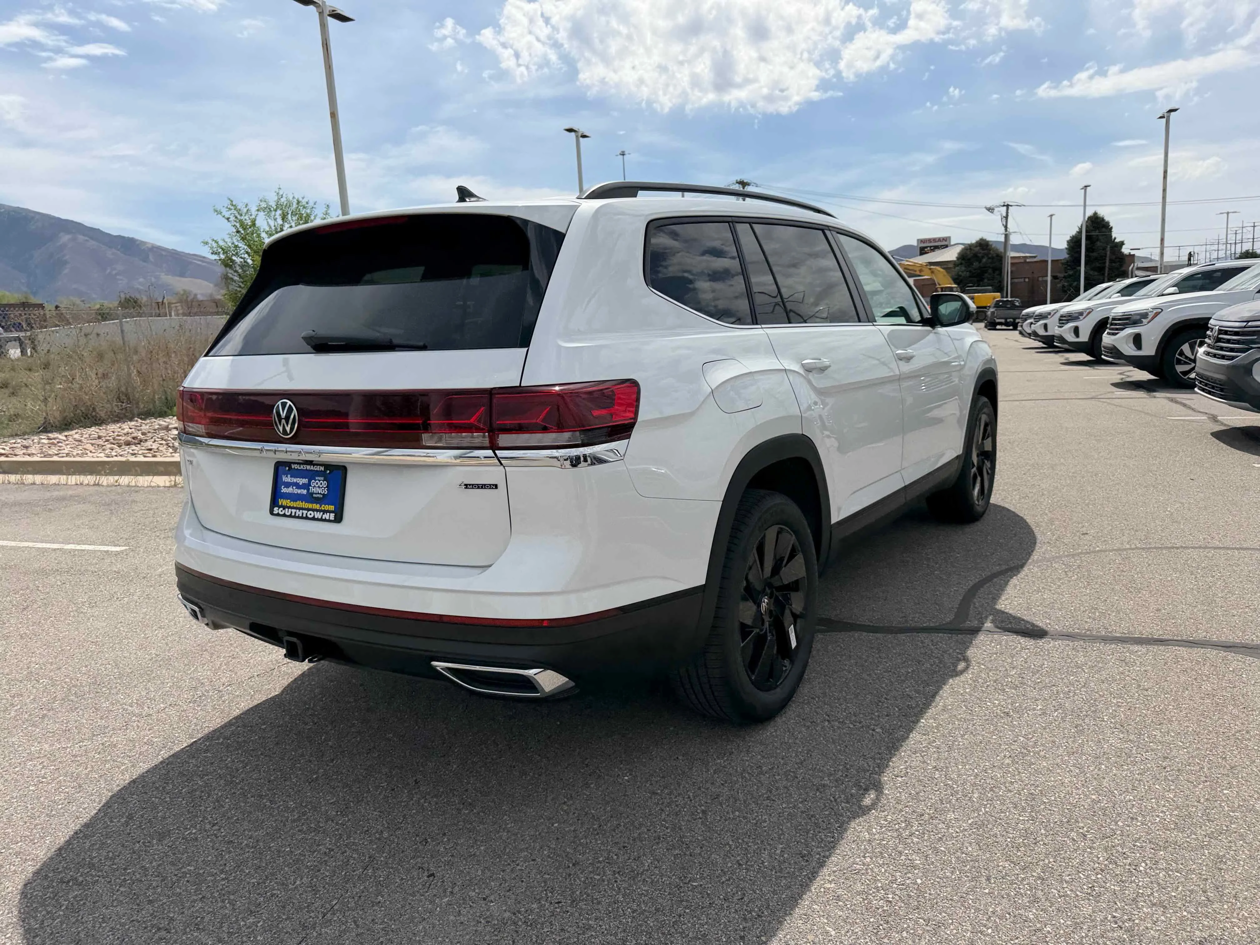 New 2026 Opal White Volkswagen 2.0T SE w/Technology image 7