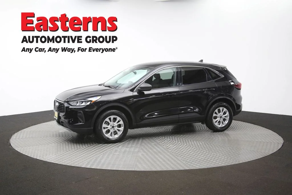 Used 2023 Black Ford Active image 57