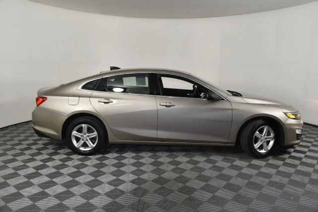Used 2022 Gray Chevrolet LS image 4