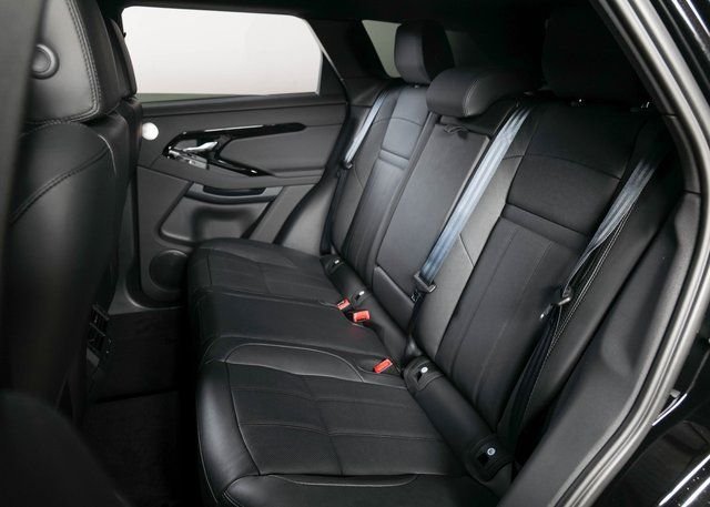 Certified Used 2025 Santorini Black Metallic Land Rover Dynamic image 5