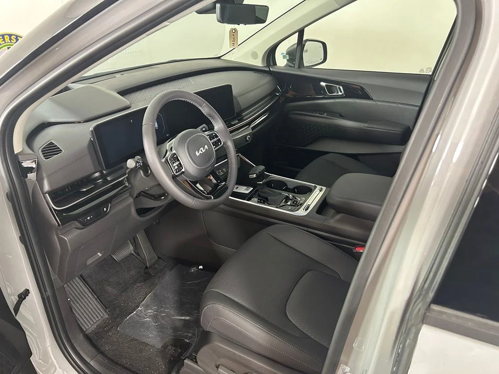 New 2026 Ceramic Silver Kia SX Prestige image 7