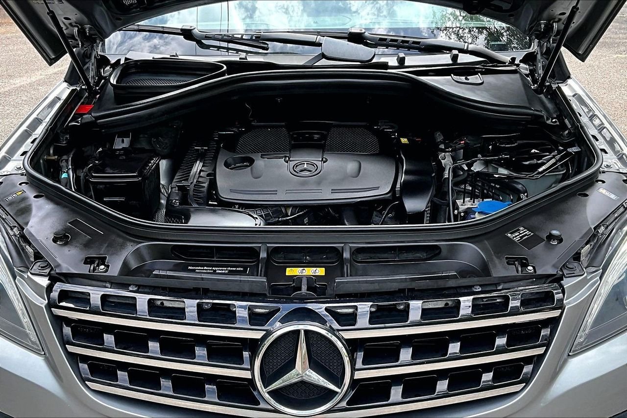 Used 2014 Silver Mercedes-Benz ML 350 image 30