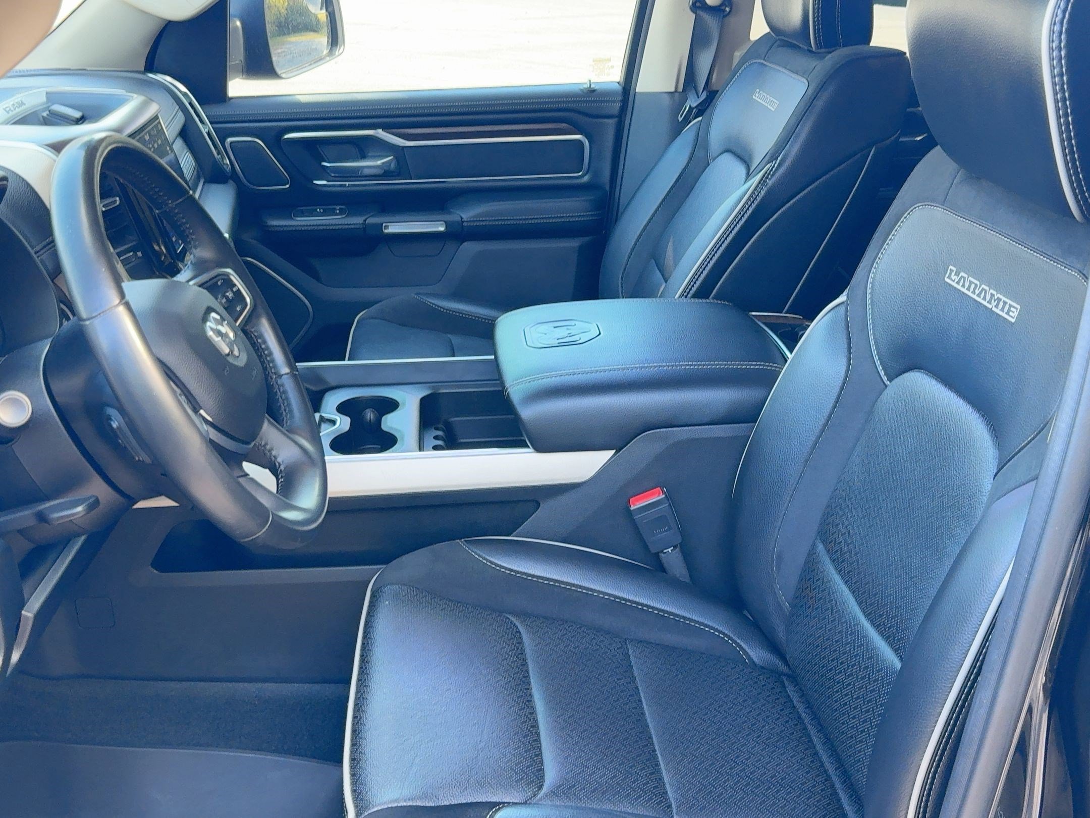 2021 Ram 1500 Laramie photo 4