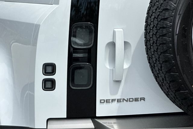 New 2026 Fuji White Land Rover S image 25