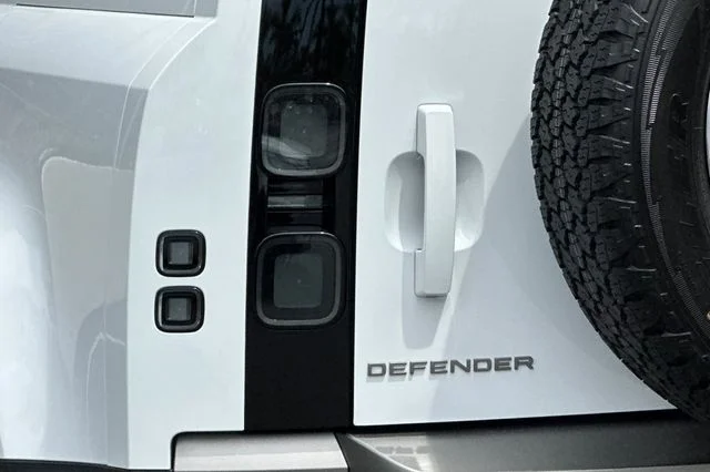 New 2026 Fuji White Land Rover S image 25