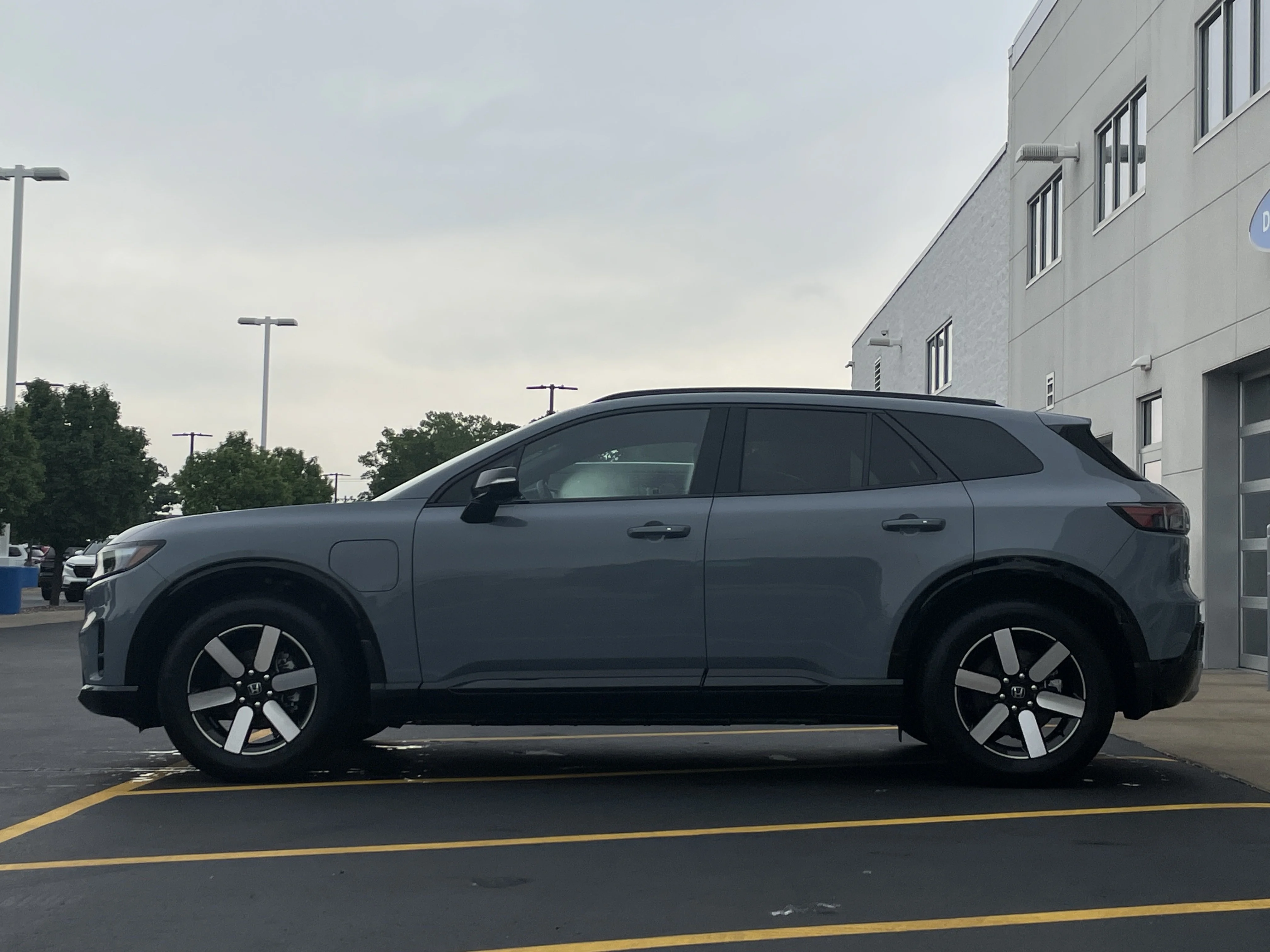 Certified Used 2024 Gray Pearl Honda Touring image 4