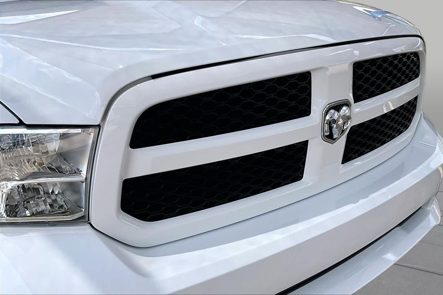 Used 2019 Bright White Clearcoat Ram Express image 28