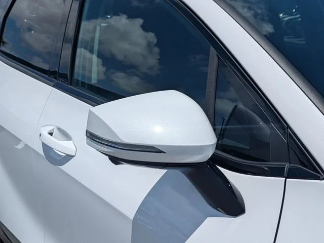 Used 2025 White Kia SX-Prestige image 10