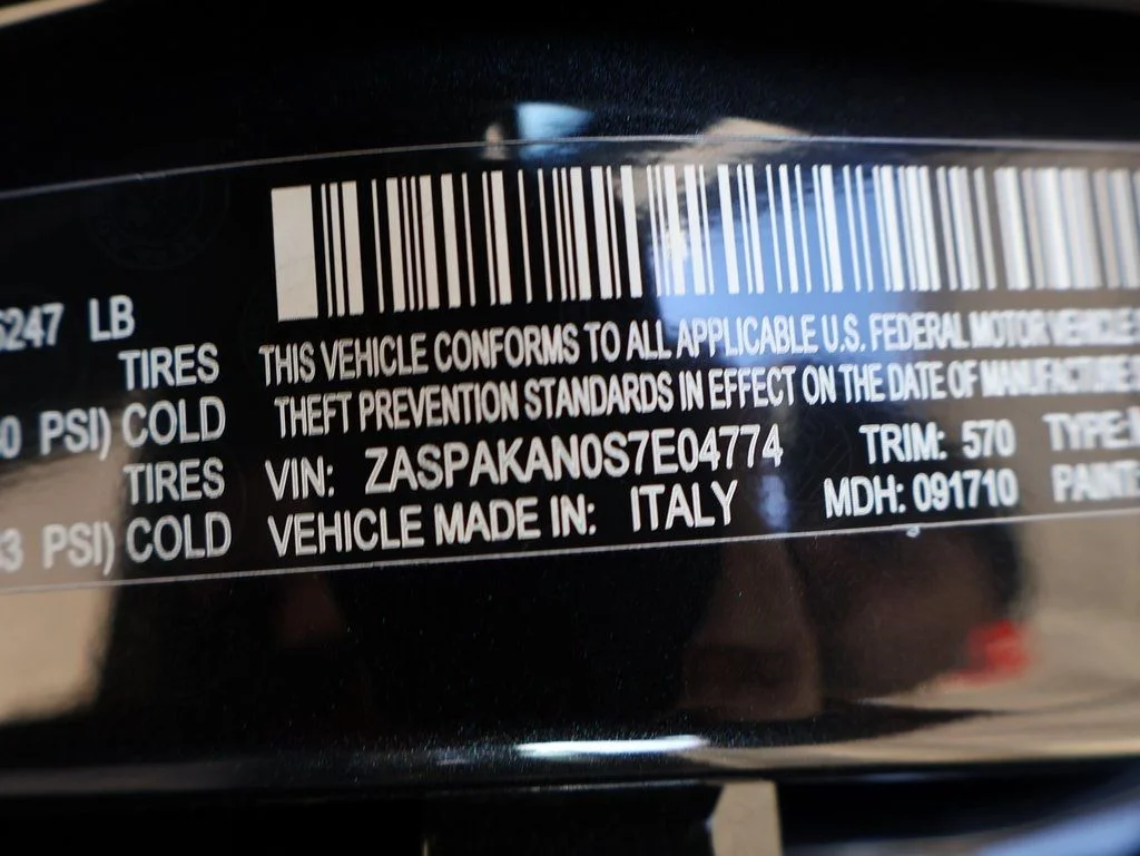 New 2025 Vulcano Black Metallic Alfa Romeo Base image 41