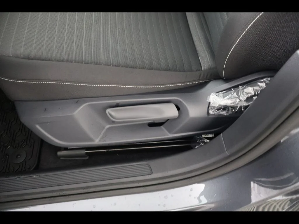 New 2026 Platinum Gray Metallic Volkswagen 1.5T S image 12