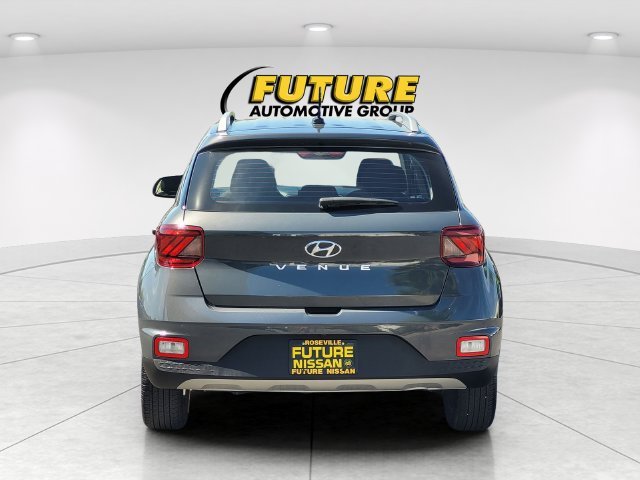 Used 2025 Gray Hyundai SEL image 8