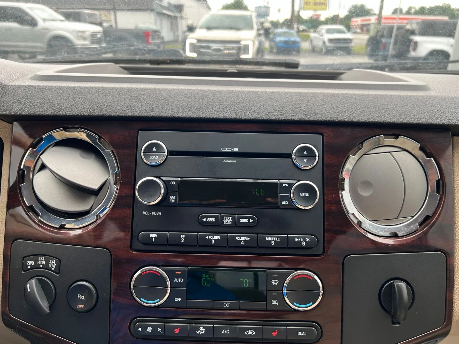 Used 2009 Royal Red Clearcoat Metallic Ford Lariat image 29