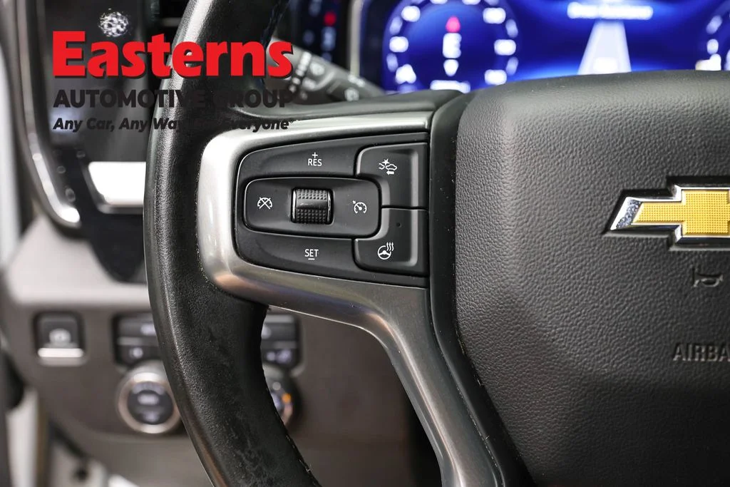 Used 2025 White Chevrolet LT image 14