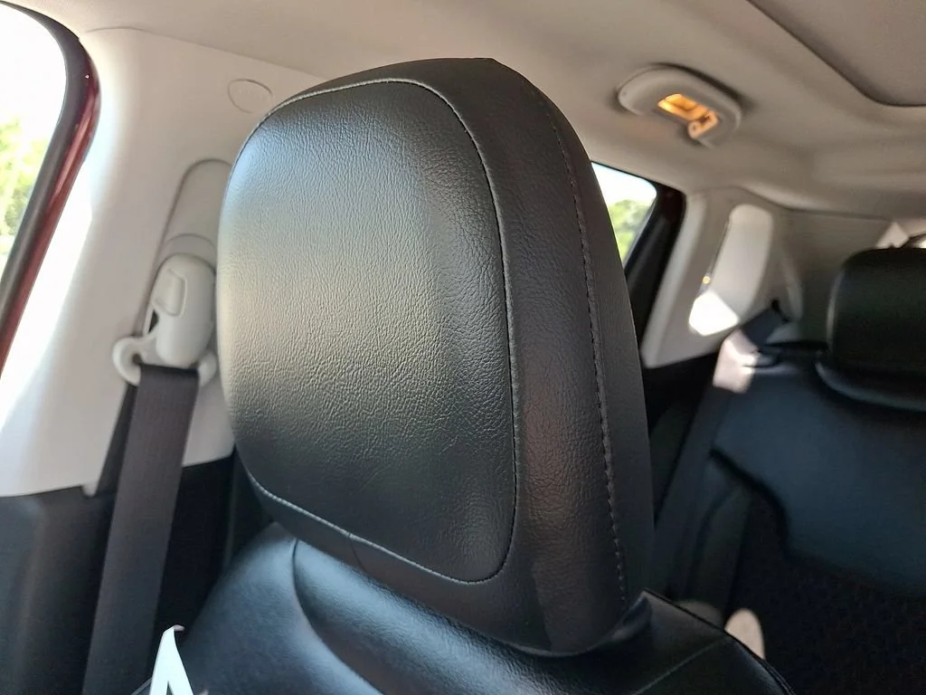Used 2021 Velvet Red Pearlcoat Jeep Altitude image 18